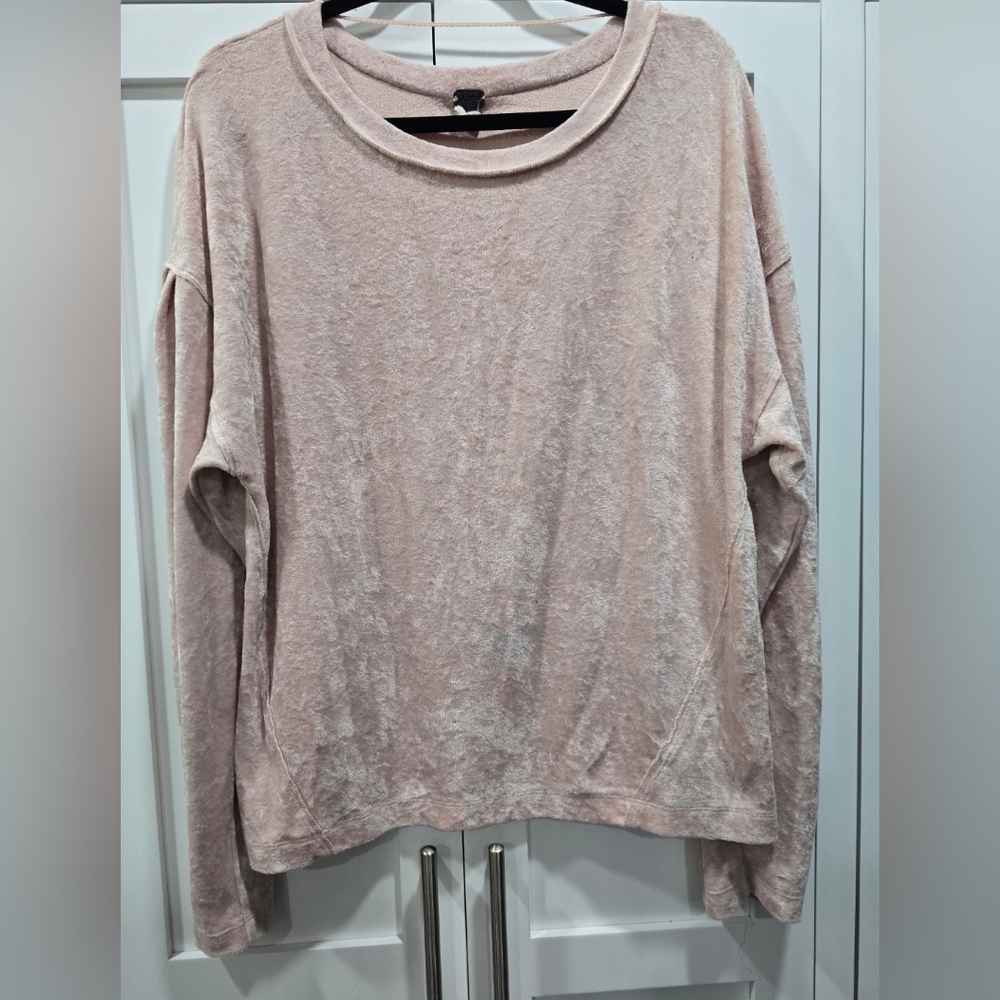 💖We The Free Light Pink Velvet Long Sleeve – Est. Medium/Large